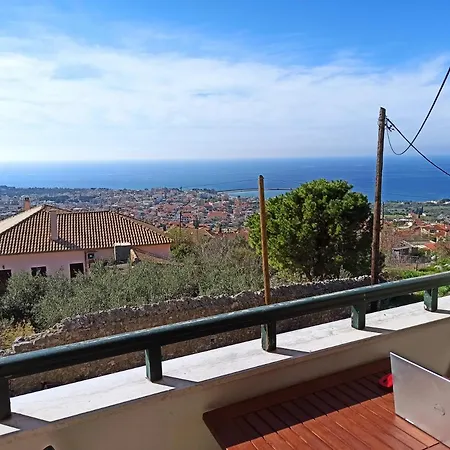 Semesterbostad Kiparissia Castle & Sea View Kyparissia