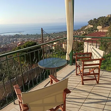 Semesterbostad Kiparissia Castle & Sea View Kyparissia