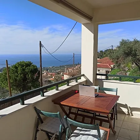 Kiparissia Castle & Sea View Semesterbostad *