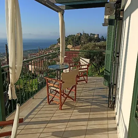 Kiparissia Castle & Sea View