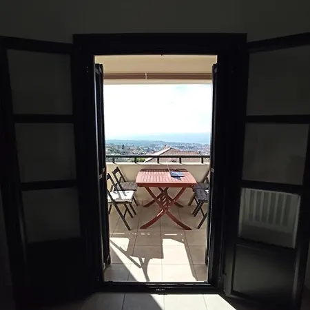 Semesterbostad Kiparissia Castle & Sea View *