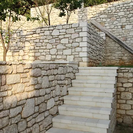 Kiparissia Castle & Sea View Holiday home