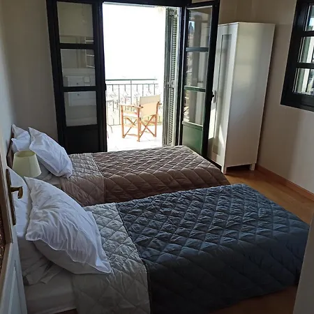 Kiparissia Castle & Sea View Semesterbostad