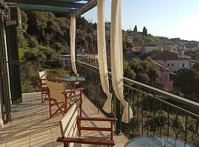 Kiparissia Castle & Sea View Semesterbostad