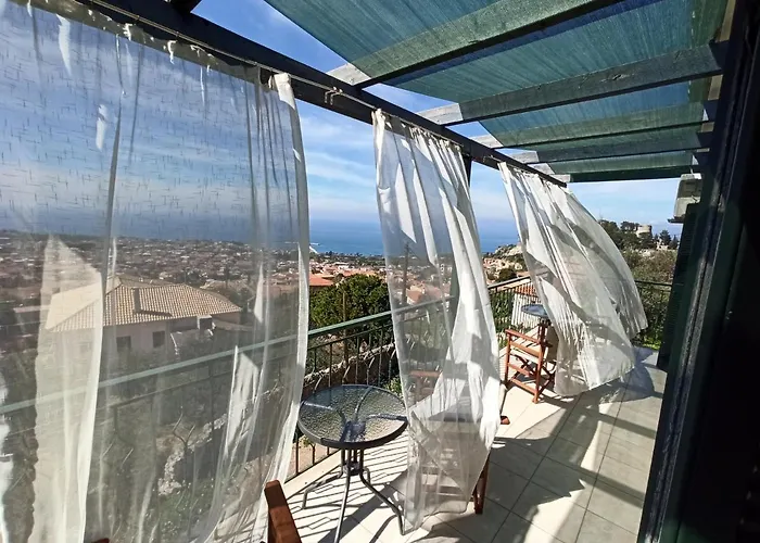 Kiparissia Castle & Sea View *