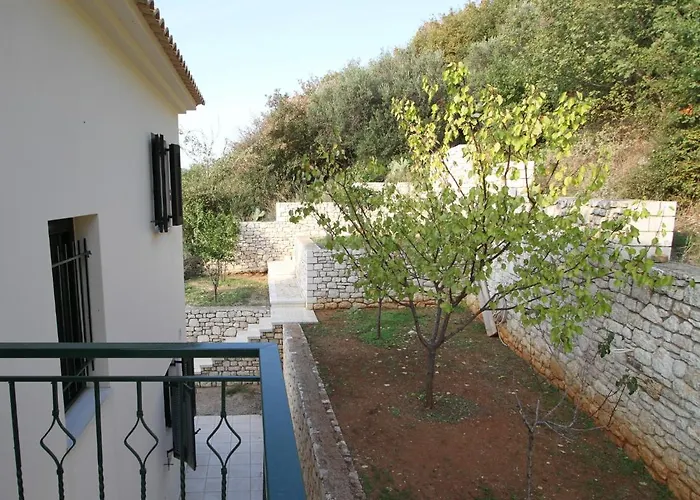 Kiparissia Castle & Sea View Semesterbostad *