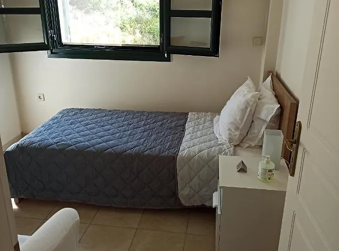 Kiparissia Castle & Sea View Feriehus *