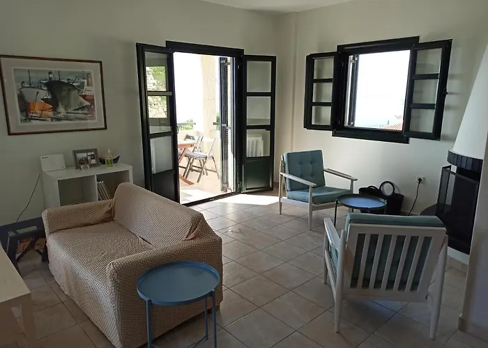 Kiparissia Castle & Sea View * キパリシア