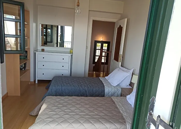 Semesterbostad Kiparissia Castle & Sea View