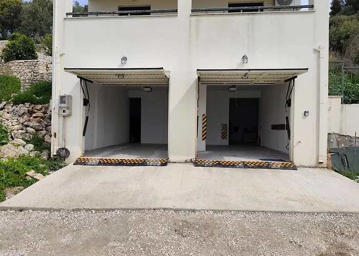 Kiparissia Castle & Sea View * キパリシア